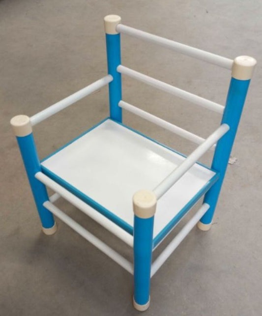 Petites chaises avec accoudoirs mathou -  - Divers