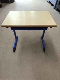 Table bleue bureau maternelle 55cm avec rangement
