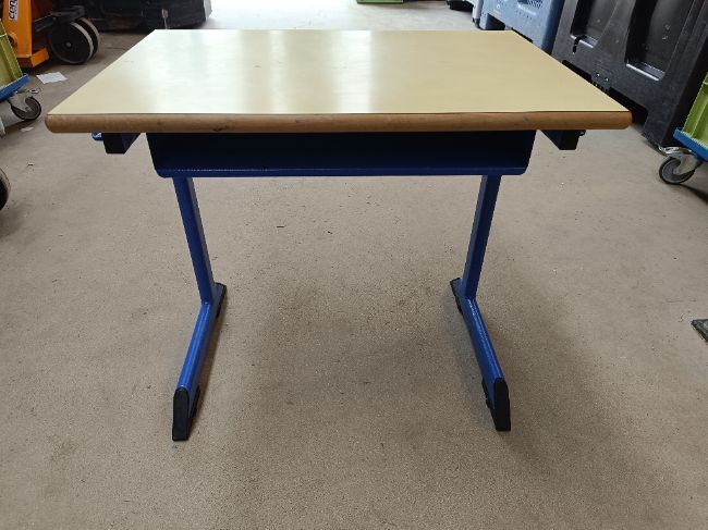 Table bleue bureau maternelle 55cm avec rangement -  - Divers