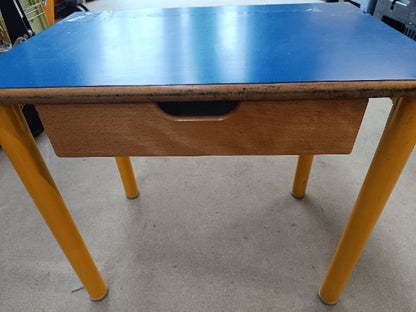 Table bleue et jaune maternelle 53cm avec tiroir -  - Divers